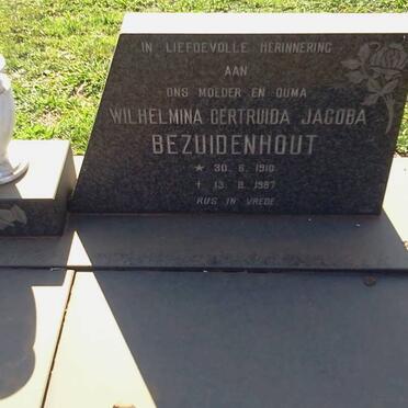 BEZUIDENHOUT Jan Daniel 1907-1988 &amp; Wilhelmina Gertruida Jacoba 1910-1987