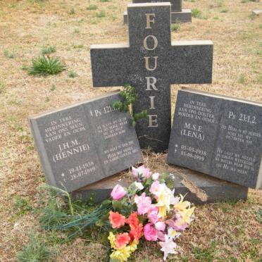 FOURIE J.H.M. 1938-1999 &amp; M.S.E. 1938-1999