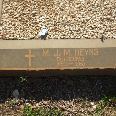 HEYNS P.S. 1897-1979 &amp; M.J.M. BEUKES 1893-1969