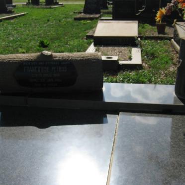 HOLLIDAY Francouise Petrus 1910-1965 &amp; Johanna Christina VAN DER VYVER 1910-1964