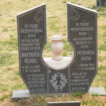 KOEKEMOER Marthinus Wessel 1915-2005 &amp; Petrowina Olivia 1921-2006