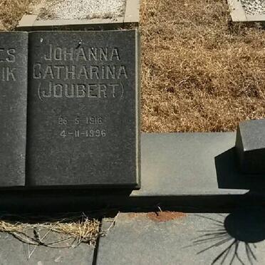 MULLER Johannes Frederik P.E. 1914-1982 &amp; Johanna Catharina JOUBERT 1916-1996