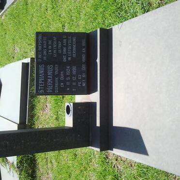 OLIVIER Stephanus Hermanus 1924-1990