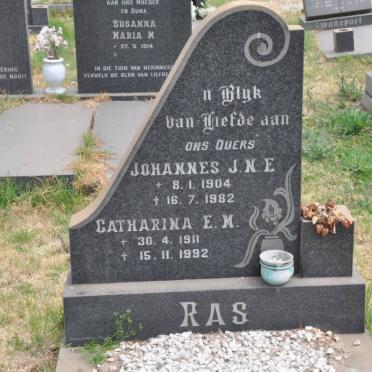 RAS Johannes J.N.E. 1904-1982 &amp; Catharina E.M. 1911-1992
