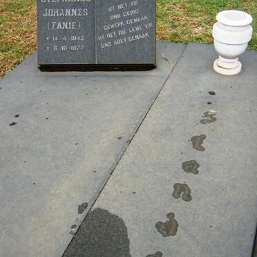STANDER Stephanus Johannes 1942-1977
