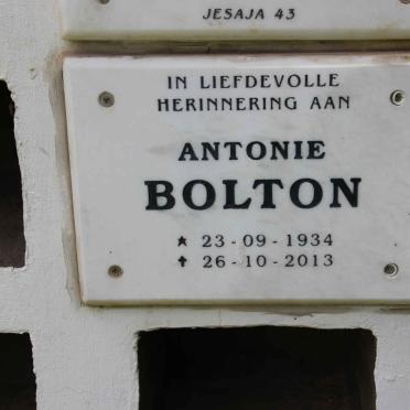 BOLTON Antonie 1934-2013