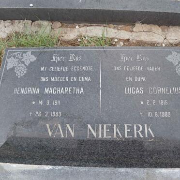 NIEKERK Lucas Cornelius, van 1915-1989 & Hendrina Magharetha 1911-1983