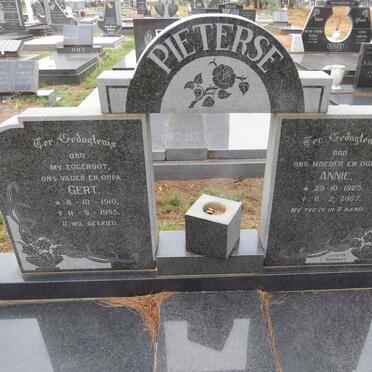 PIETERSE Gert 1910-1985 & Annie 1925-2007