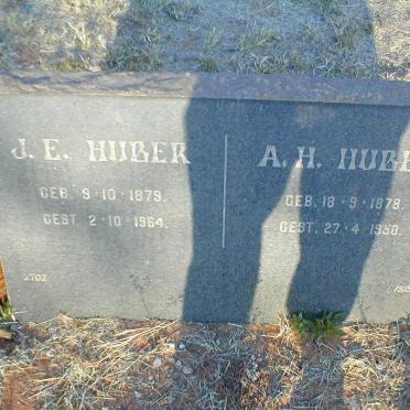 HUBER J.E 1879-1964 &amp; A.H. 1878-1950