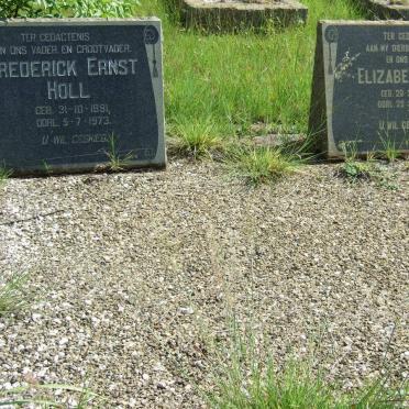 HOLL Frederick Ernst 1891-1973 &amp; Elizabeth 1895-1955