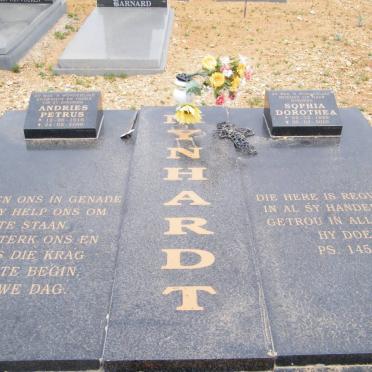 MYNHARDT Andries Petrus 1919-2008 &amp; Sophia Dorothea 1929-2010