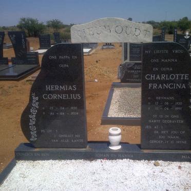 NIEUWOUDT Hermias Cornelius 1920-2009 &amp; Charlotte Francina HEYMANS 1930-1997
