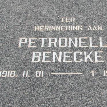 BENECKE Petronella 1918-1997