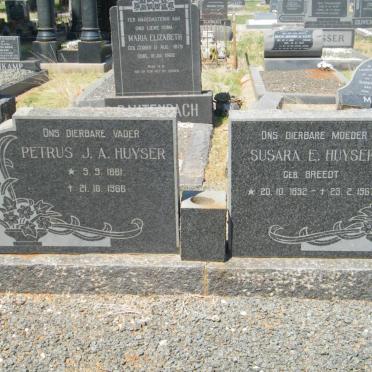 HUYSER Petrus J.A. 1881-1966 &amp; Susara E. BREEDT 1892-1967