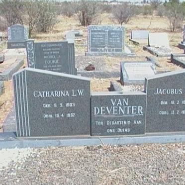 DEVENTER Jacobus M.W., van 1894-19?? &amp; Catharina L.W. 1903-1957