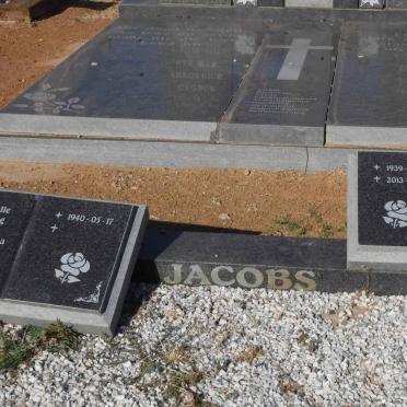 JACOBS Daan 1940- &amp; Elsie 1939-2013