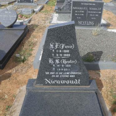 NIEUWOUDT S.F. 1918-1989 &amp; H.S. 1919-2011