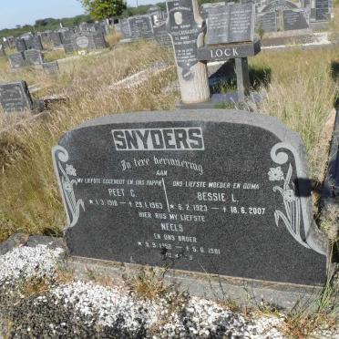 SNYDERS Peet C. 1918-1963 &amp; Bessie L. 1923-2007 :: SNYDERS Neels 1952-1981