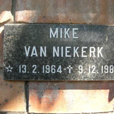 NIEKERK Mike, van 1964-1983