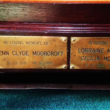 MOORCROFT Lorraine Marguerite Cecilia 1946-2000 :: MOORCROFT Glenn Clyde 1971-1999 