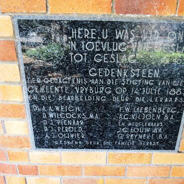 4. Memorial stone / Gedenksteen