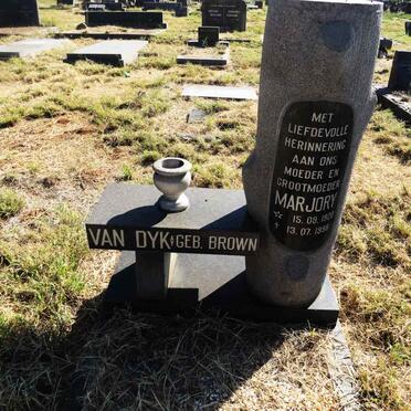 DYK Marjory, van nee BROWN 1920-1998