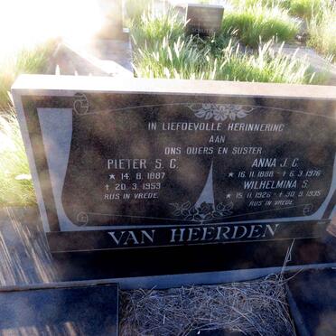 HEERDEN Pieter S.C., van 1887-1953 & Anna J.C. 1888-1976 :: HEERDEN Wilhelmina S., van 1926-1935