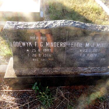 MINDERS Lodewyk F.G. 1903-1986 & Lettie M.J. 1907-1976