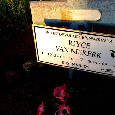 NIEKERK Joyce, van 1935-2014