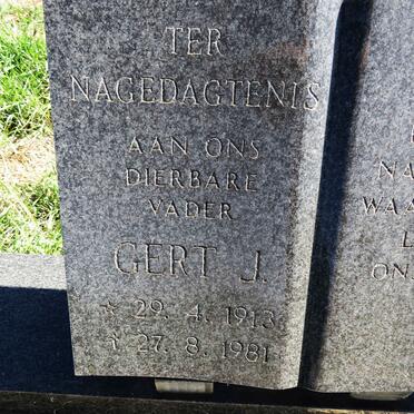 PLOOY Gert J., du 1913-1981 & Petro J. 1919-2008 _2