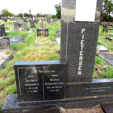 PIETERSEN Jacobus Johannes 1912-1980 & Maria Margaretha VAN ROOYEN 1927- 