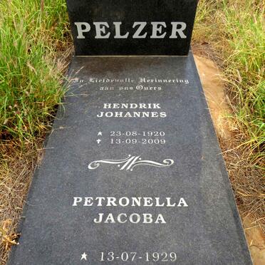 PELZER Hendrik Johannes 1920-2009 & Petronella Jacoba 1929-2013