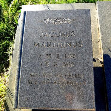 THEUNISSEN Jacobus Marthinus 1895-1986 & Anna Louisa WESSELS 1896-1985_2