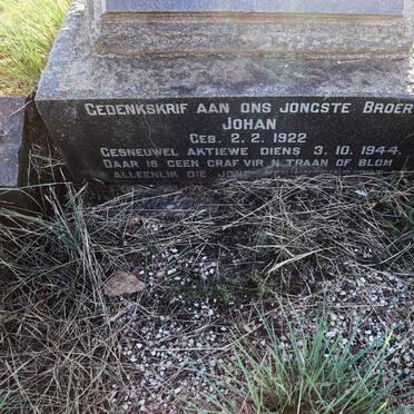 TOIT Andries Hendrik, du 1866-1946 & Anna Elizabeth 1881-1943 :: DU TOIT Johan 1922-1944_2