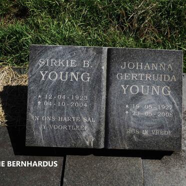 YOUNG Sirkie Bernhardus 1923-2004 & Johanna Gertruida 1927-2008