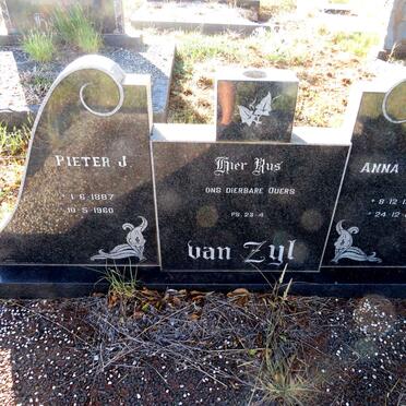ZYL Pieter J., van 1887-1960 & Anna M.M. 1892-1967