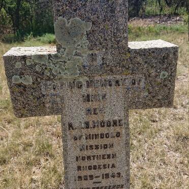 MOORE R.J.S. 1909-1943