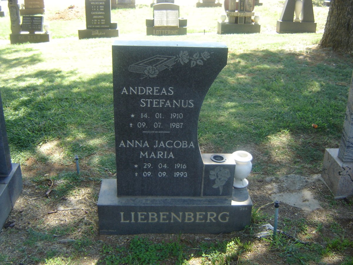 LIEBENBERG Andreas Stefanus 1910-1987 &amp; Anna Jacoba Maria 1916-1993