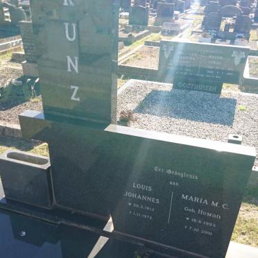 KUNZ Louis Johannes 1913-1972 &amp; Maria M.C. HUMAN 1904-2001