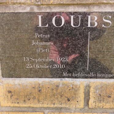 LOUBSER Petrus Johannes 1923-2010