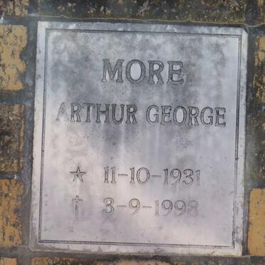 MORE Arthur George 1931-1998