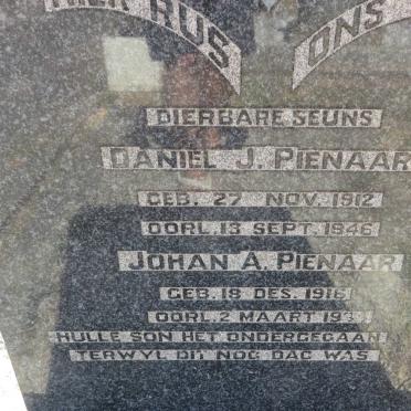 PIENAAR Daniel J. 1912-1946 :: PIENAAR Johan A. 1916-1947