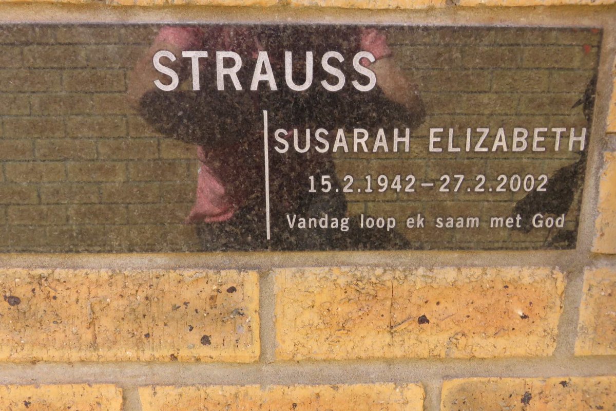 STRAUSS Susarah Elizabeth 1942-2002