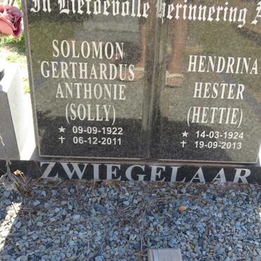 ZWIEGELAAR Solomon Gerhardus Anthonie 1922-2011 &amp; Hendrina Hester 1924-2013