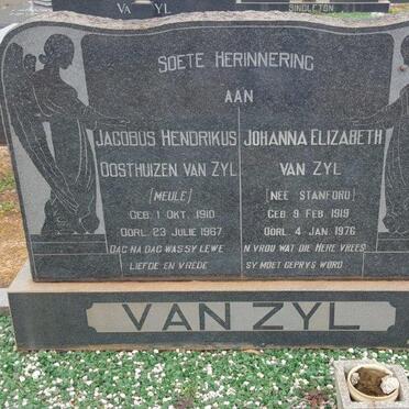 ZYL Jacobus Hendrikus Oosthuizen, van 1910-1967 &amp; Johanna Elizabeth STANFORD 1919-1976