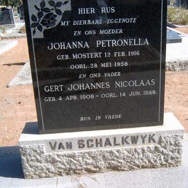 SCHALKWYK Gert Johannes Nicolaas, van 1909-1989 &amp; Johanna Petronella MOSTERT 1916-1958
