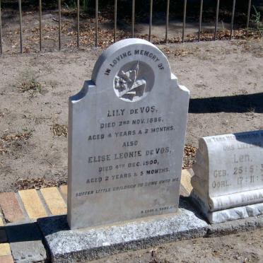 VOS Lily, de -1886 :: DE VOS Elise Leonie -1900 :: PIENAAR H.L. 1936-1936 :: PIENAAR Mona