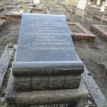 VRIES Elizabeth Gertruida, de nee BEZUIDENHOUT 1861-1887 :: VAN DER WESTHUIZEN Magdalena Alberta 1869-1902