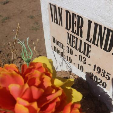 LINDE Nellie, van der 1935-2020