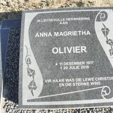 OLIVIER Anna Magrietha 1917-2010